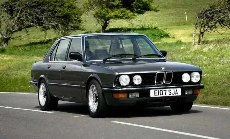 Recenze BMW E28 - Elegantní a výkonové vozidlo pro každodenní použití