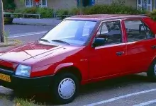 Podrobná Recenze Škoda Favorit: Jaký Byla Jízda v Ikonickém Modelu?